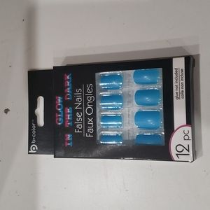 12 pc Glow in the dark square nails 💅